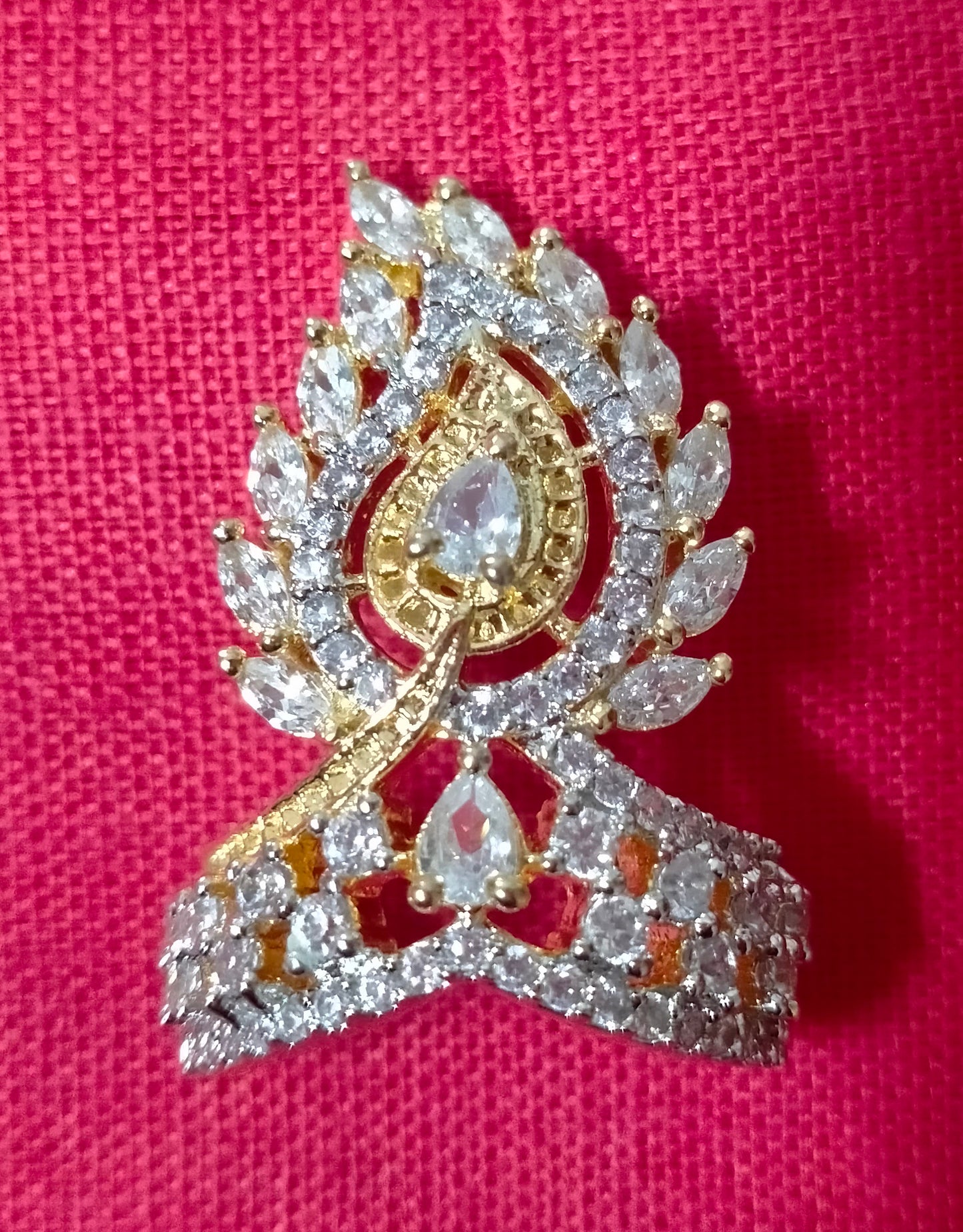 Stylised petal with artificial stone Mukut