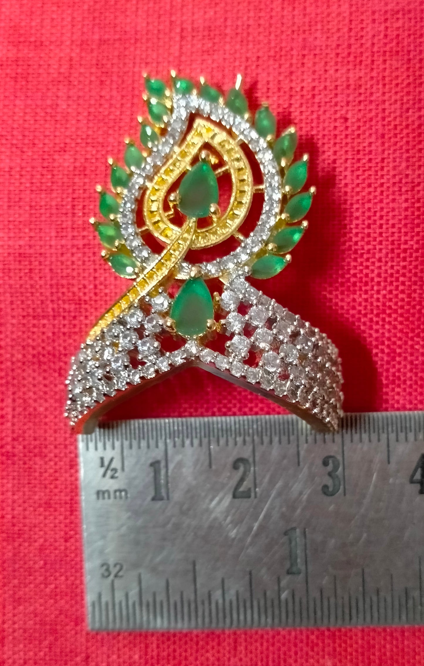 Stylised petal with artificial stone Mukut