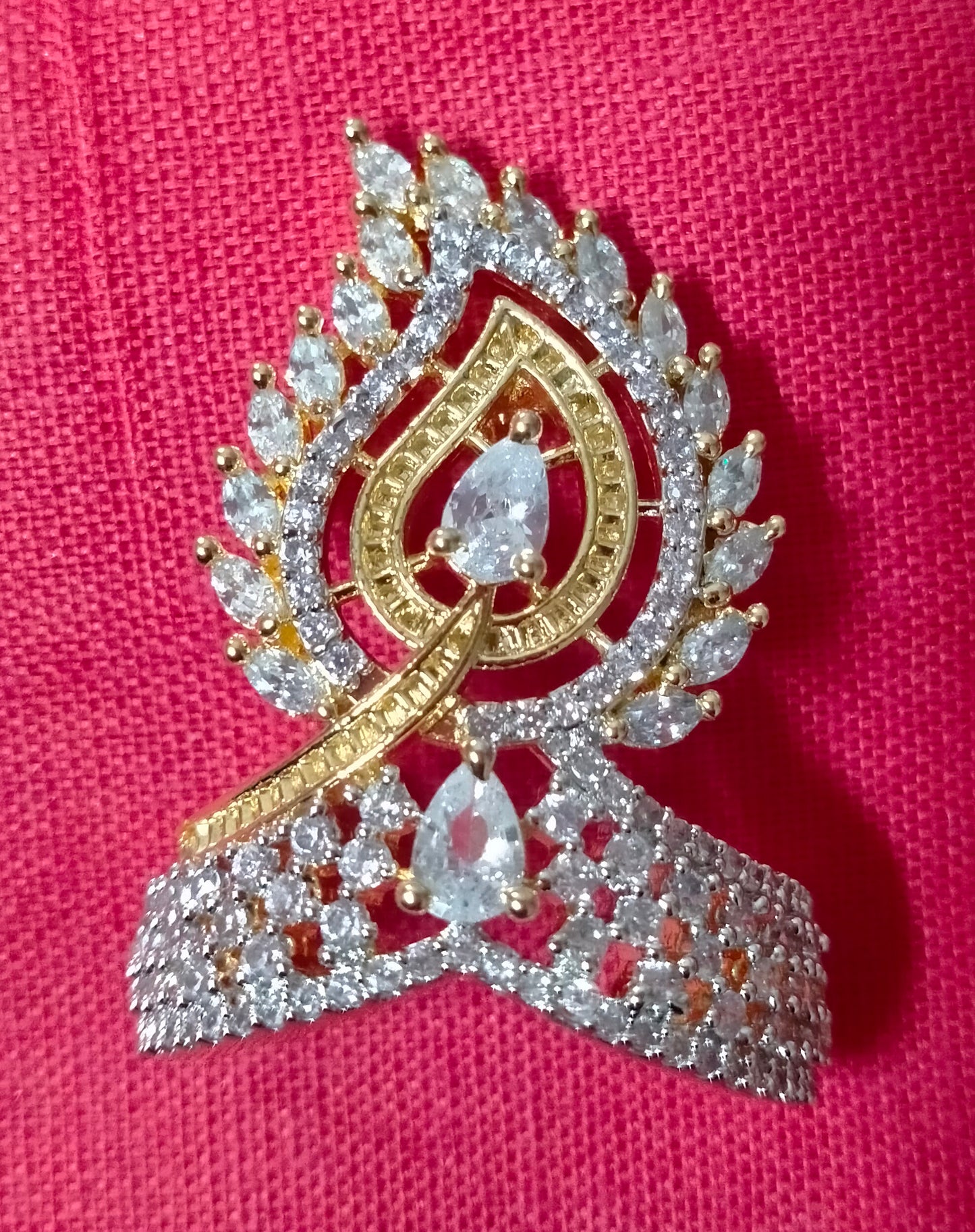 Stylised petal with artificial stone Mukut