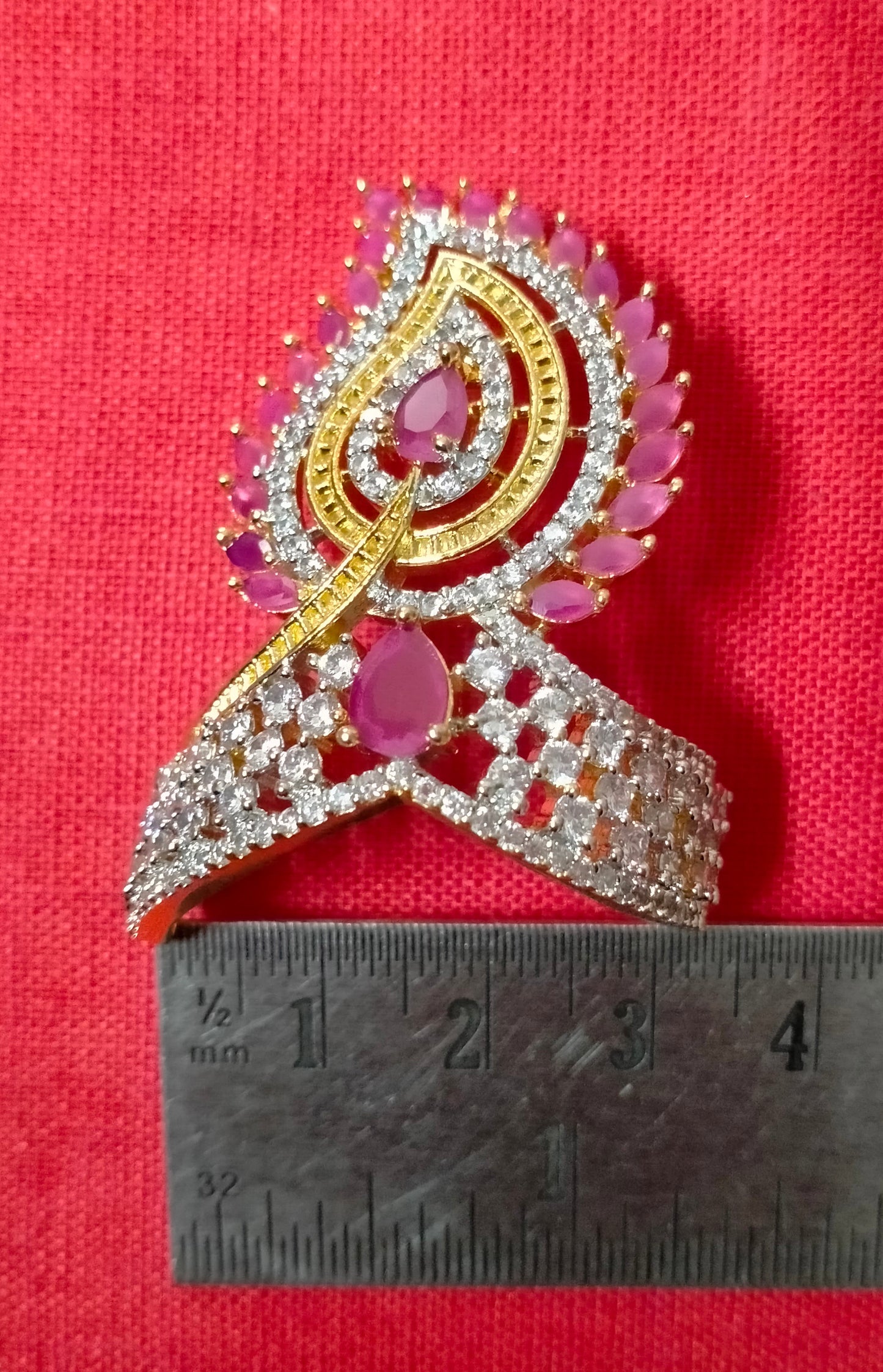 Stylised petal with artificial stone Mukut
