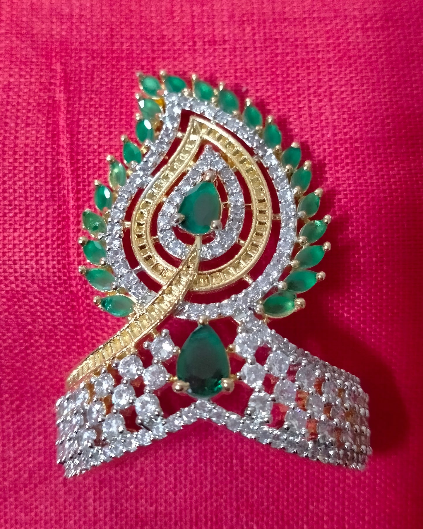 Stylised petal with artificial stone Mukut