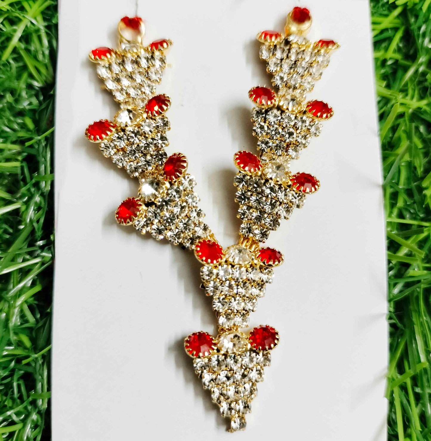 Stone Triangles Chain Mala – Elegant Deity Jewelry
