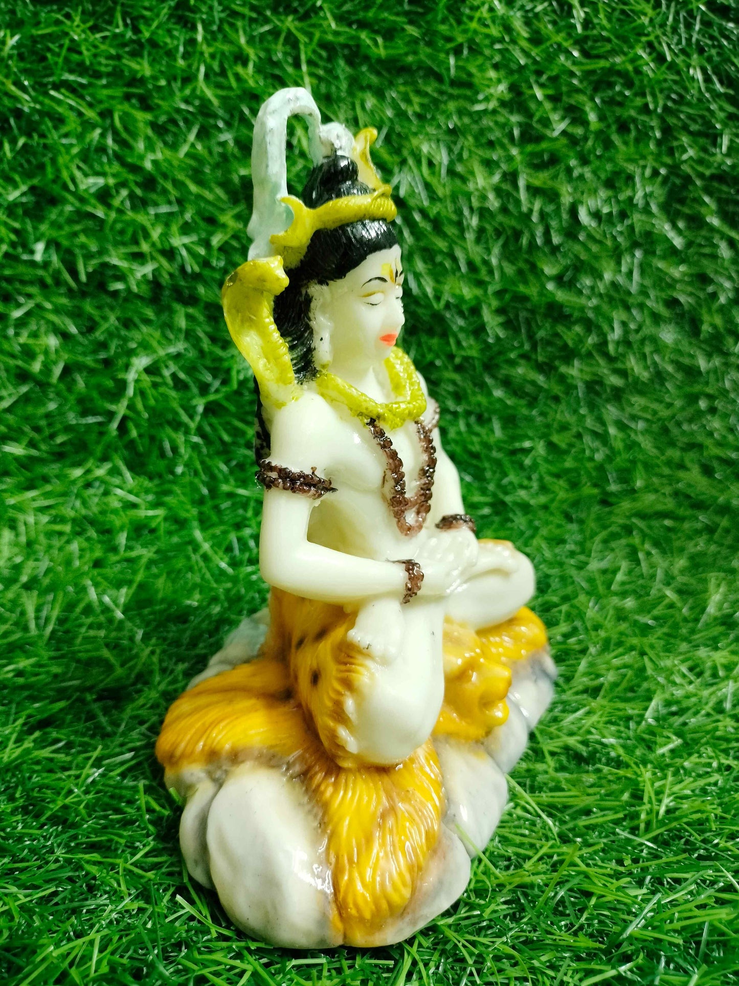 Shiv meditating resin statue