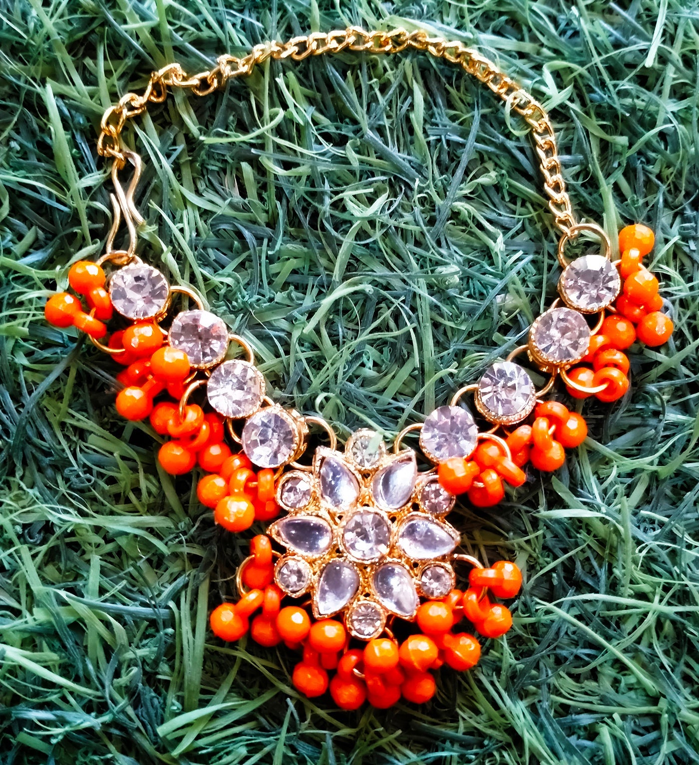 Flower kundan pendent with beads necklace