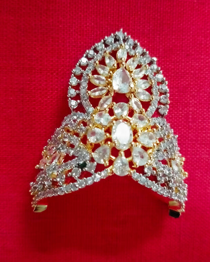 Traditional flower design artificial stone mukut