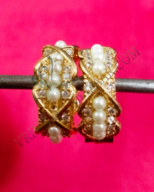 Pearl and artificial stone kangan/ bangle with cris cross