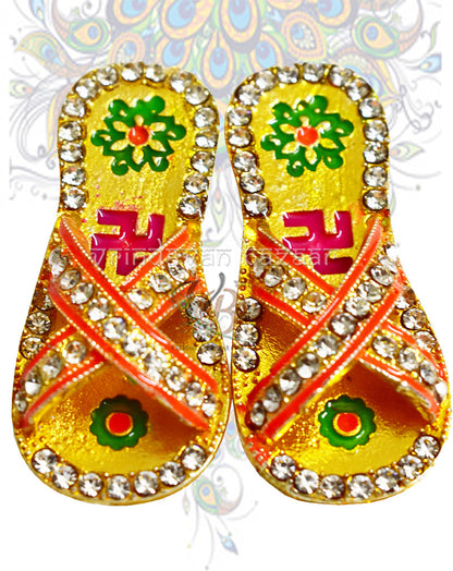 Cross strap beautiful slippers for home deities