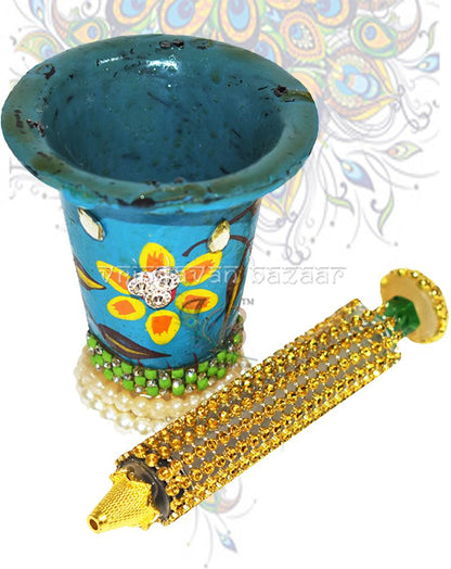 Traditional handpainted pot with pichkari set