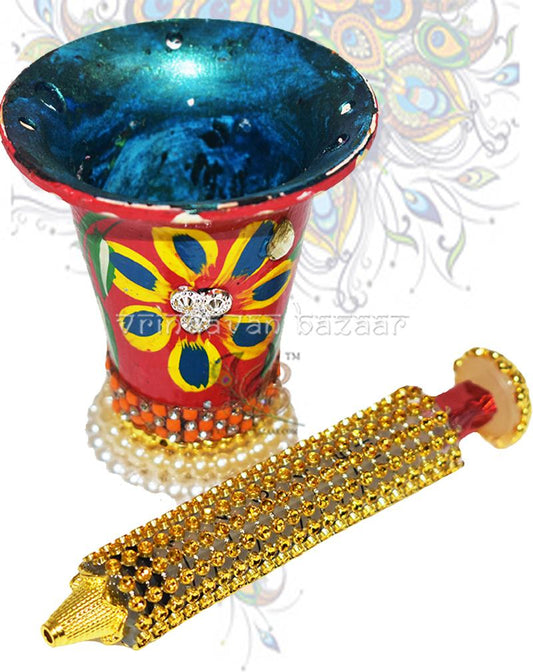 Traditional handpainted pot with pichkari set