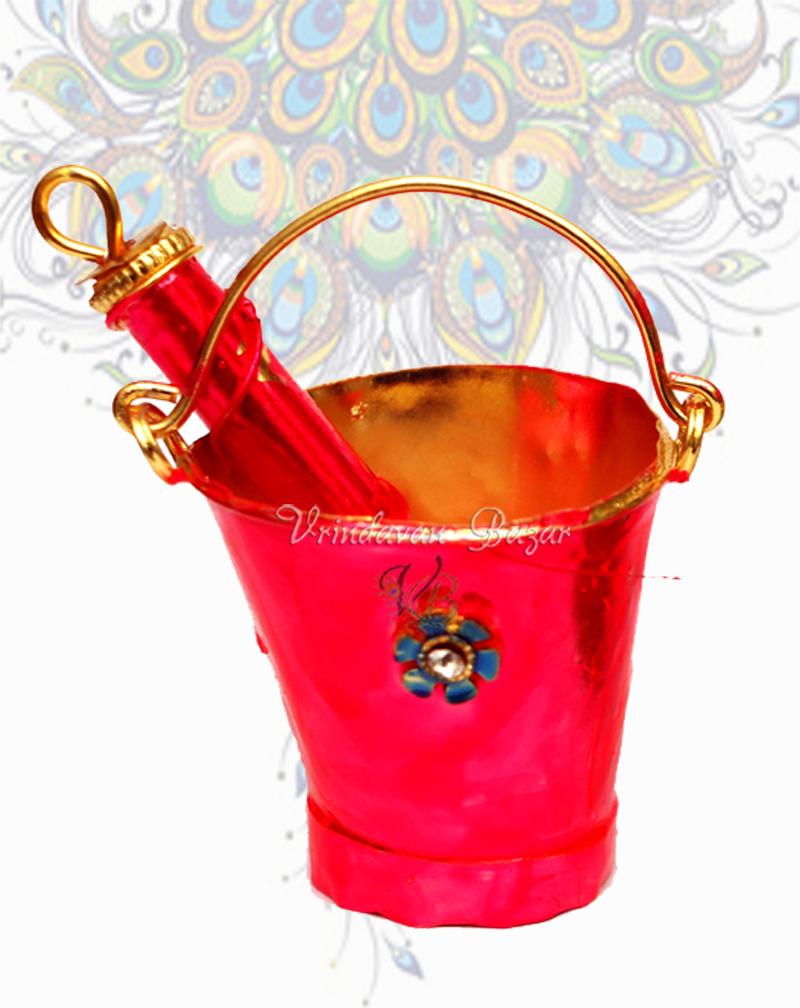 Colourful decorated Balti Pichkari