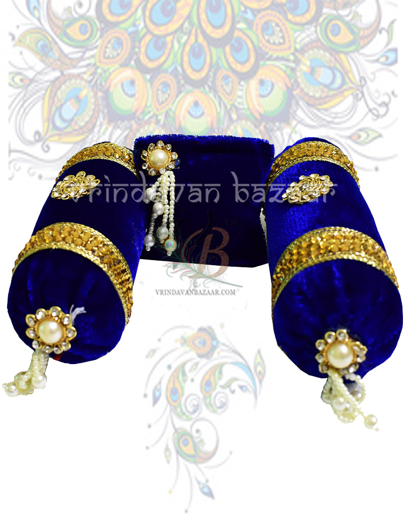 Blue velvet decorated cushion with a pair of round pillows