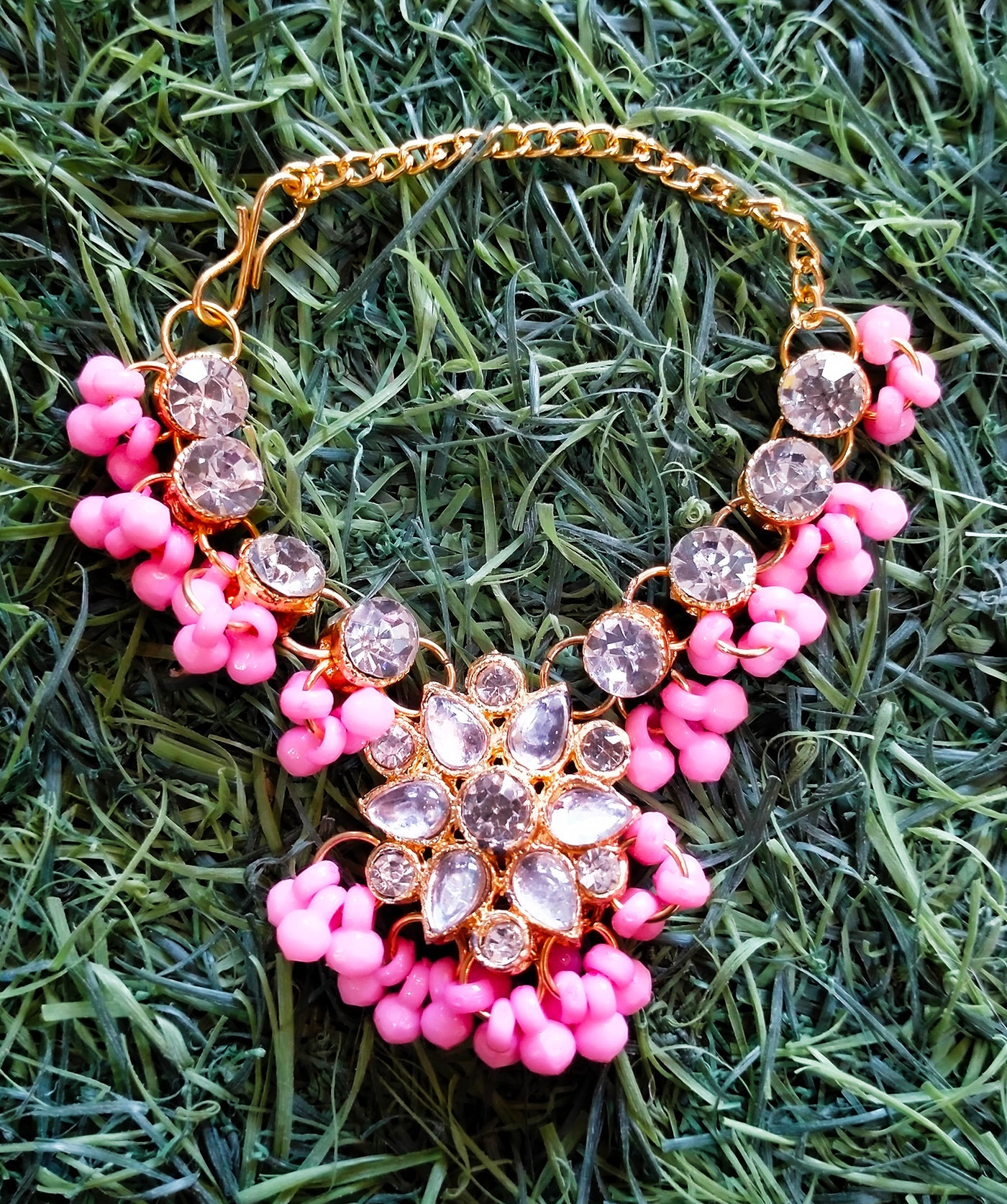 Coloured beads round kundan necklace