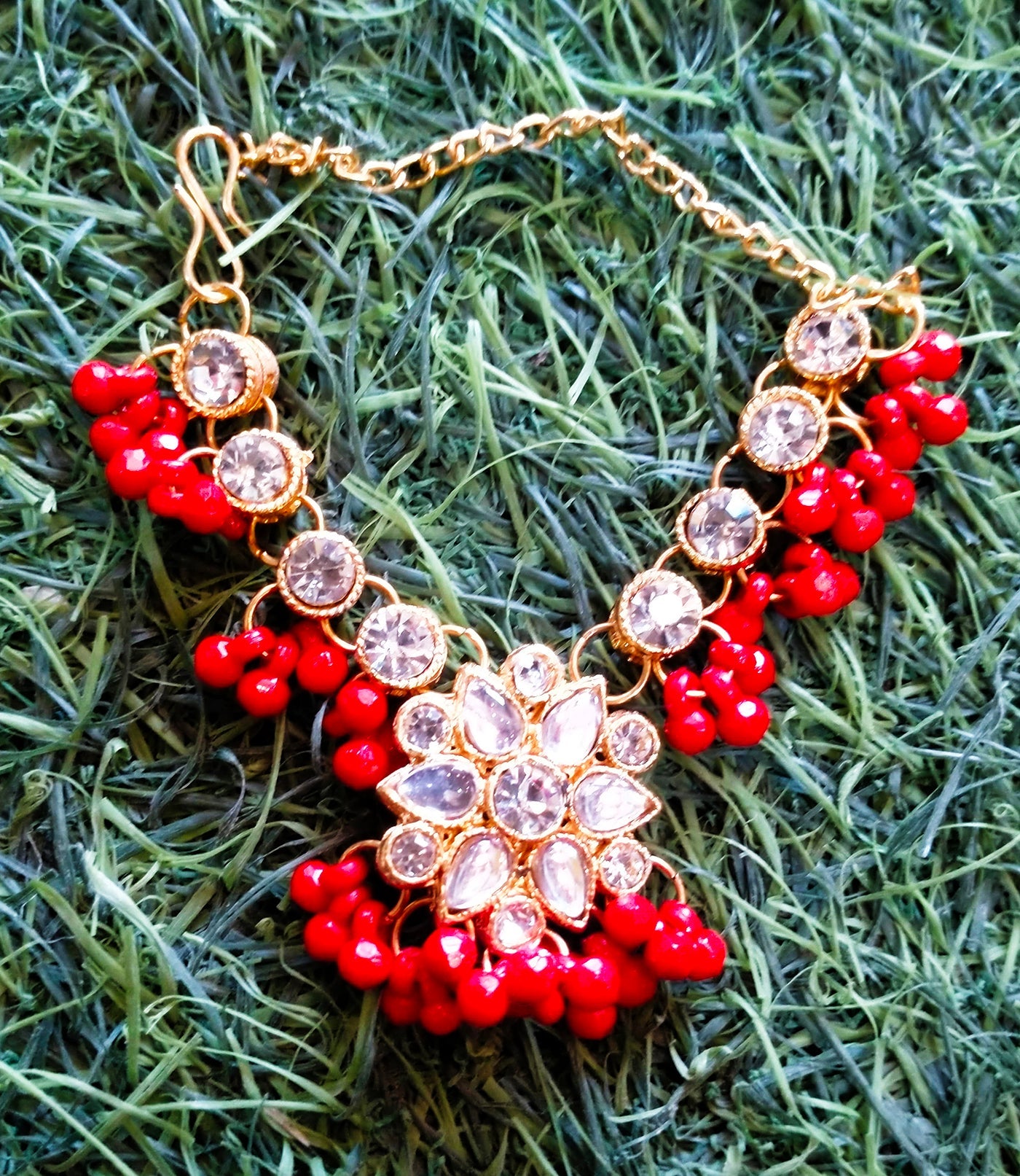 Flower kundan pendent with beads necklace